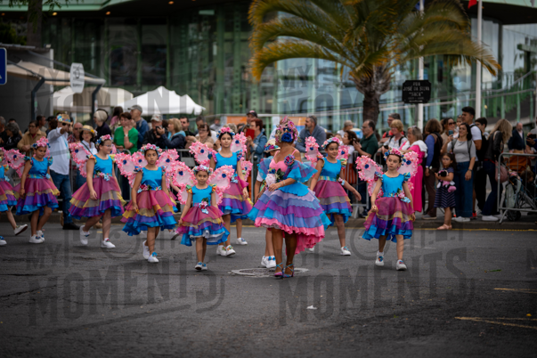 2026_04Mai25 Festa das Flores - Ala Crianças 1 (asas rosa)_JFP02237.jpg