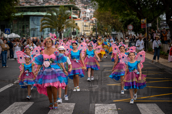 2026_04Mai25 Festa das Flores - Ala Crianças 1 (asas rosa)_JFP02242.jpg