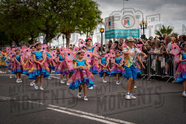 2026_04Mai25 Festa das Flores - Ala Crianças 1 (asas rosa)_JFP02367.jpg