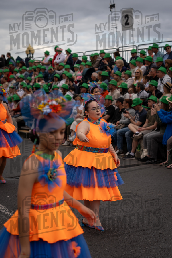 2026_04Mai25 Festa das Flores - Ala Jovens (vestido laranja)_JFP02403.jpg